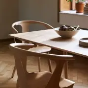 Stół In Between SK5 dąb przydymiony Andtradition
