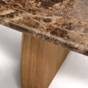 Stolik kawowy Pirita blat marmur - podstawa naturalny dąb kave home