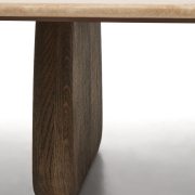 Stolik kawowy Pirita blat trawertyn - podstawa ciemny dąb kave home