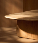 Stolik kawowy Pirita blat trawertyn - podstawa naturalny dąb kave home