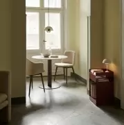 Stolik Na Kółkach Rotate Sc73 Czerwony Andtradition