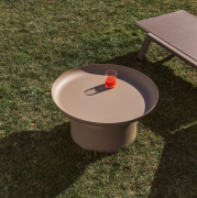 Stolik ogrodowy Arcola 70 cm taupe kave home