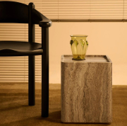 Stolik okazjonalny Pietra 33 cm naturalny Gubi