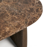 Stolik okazjonalny Pirita blat marmur - podstawa ciemny dąb kave home
