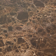 Stolik okazjonalny Pirita blat marmur - podstawa ciemny dąb kave home