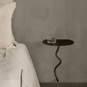 Stolik ścienny Curvature czarny Ferm Living