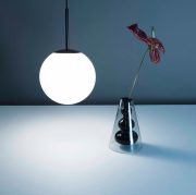 Wazon Bump Cone Tom Dixon