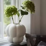 Wazon Uva 20 cm kremowy AYTM