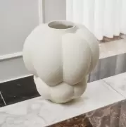 Wazon Uva 32 cm kremowy AYTM