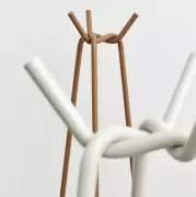 Wieszak podłogowy Knit biały HAY