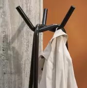 Wieszak podłogowy Knit czarny HAY