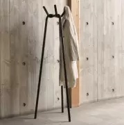 Wieszak podłogowy Knit czarny HAY