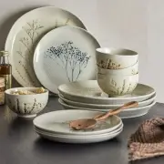 Zastawa stołowa Bea Bloomingville