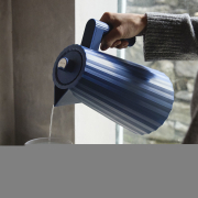 Czajnik elektryczny Plisse 1,7l niebieski Alessi