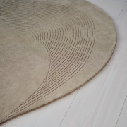 Dywan Fluid Arc Olive Linie Design