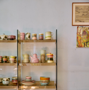 Dzbanek ceramiczny do herbaty 70s slush HKliving