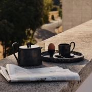 Dzbanek do herbaty Flow czarny Ferm Living