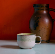 Filiżanka ceramiczna do herbaty 70s slush HKliving