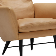 Fotel Amy z drewnianymi nogami Aniline Latte Sits