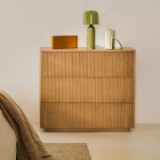 Komoda Helvine z 3 szufladami dębowa Kave Home