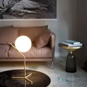 Lampa stołowa IC T1 LOW mosiężna Flos