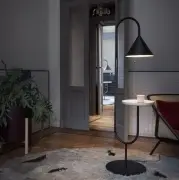 LAMPA PODŁOGOWA OZZ ZE STOLIKIEM 130 CM MINIFORMS