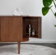 KOMODA TREASURE TRZYDRZWIOWA DĄB EKO-SKÓRA UMAGE