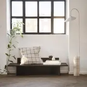 ŁAWKA OBLIQUE CZARNY DĄB FERM LIVING