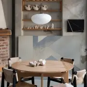 Lampa wisząca Stemlite czerń wpadająca w czerwony GUBI