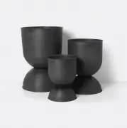 Donica ogrodowa Hourglass extra small czarna Ferm Living