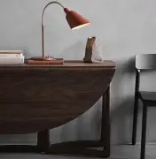 Stołek barowy Betty TK7 Black-Natural Andtradition