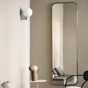 Lustro ścienne Sillon SH5 mosiężne Andtradition