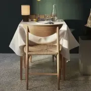 Krzesło Drawn HM3 czarny dąb Andtradition
