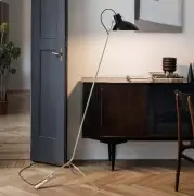 Lampa podłogowa VV Cinquanta biało-mosiężna Astep