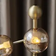 Lampa stołowa Atom amber Halo Design