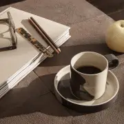 Stolik kawowy Flod terracotta Ferm Living
