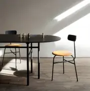 Stół Snaregade owalny czarny dąb Audo Copenhagen