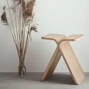 Stołek X-Stool dąb lakierowany Bolia
