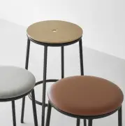 Stołek barowy Circa Ultra Leather Brandy Normann Copenhagen
