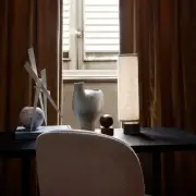 Lampa stołowa Unbound biała Gubi