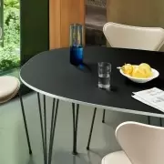Stół Superellipse 135 cm laminat special szary Fritz Hansen