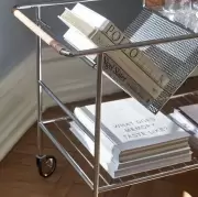 Stolik na kółkach Alima NDS1 stal chromowana-orzech Andtradition
