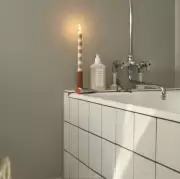 Świecznik Tube M lawendowy Hay
