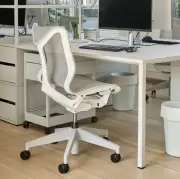 Kosz biurowy Shade zakurzona zieleń HAY