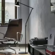 Lampa podłogowa NJP jasnoszara Louis Poulsen