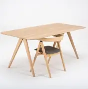 Stół dębowy Ava 220 cm Gazzda