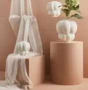 Wazon Uva 26 cm kremowy AYTM