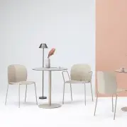 Krzesło ogrodowe Mentha z podłokietnikiem gołębi szary Scab Design