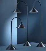 Lampa przenośna Grasp 47 cm mosiężna Frandsen