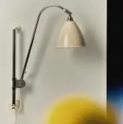 Lampa ścienna Bestlite BL5 stal mosiężna biała matowa Gubi
